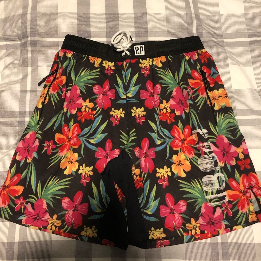 2Pood Floral Shorts.
